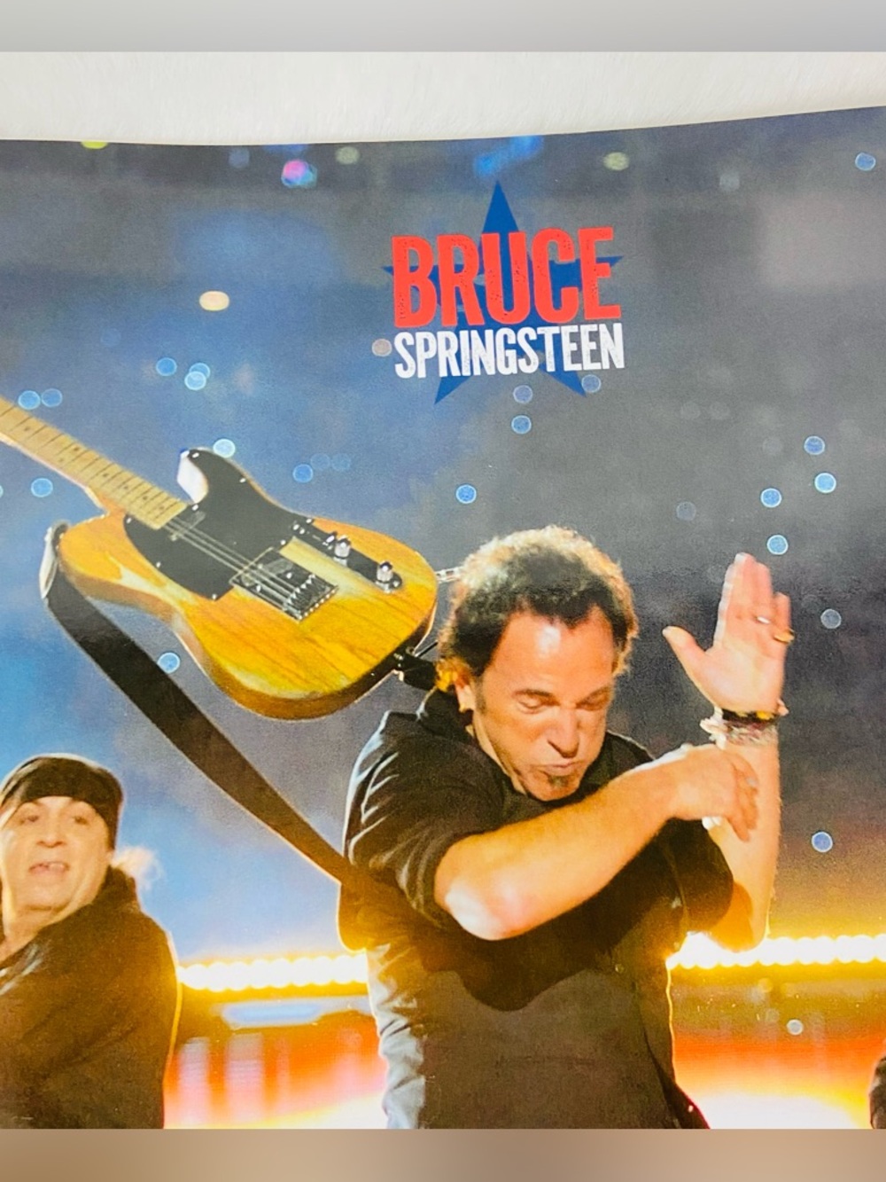 Bruce Springsteen 'In Focus' 100% unofficial Photo Book magazine black & red - Picture 6 of 10